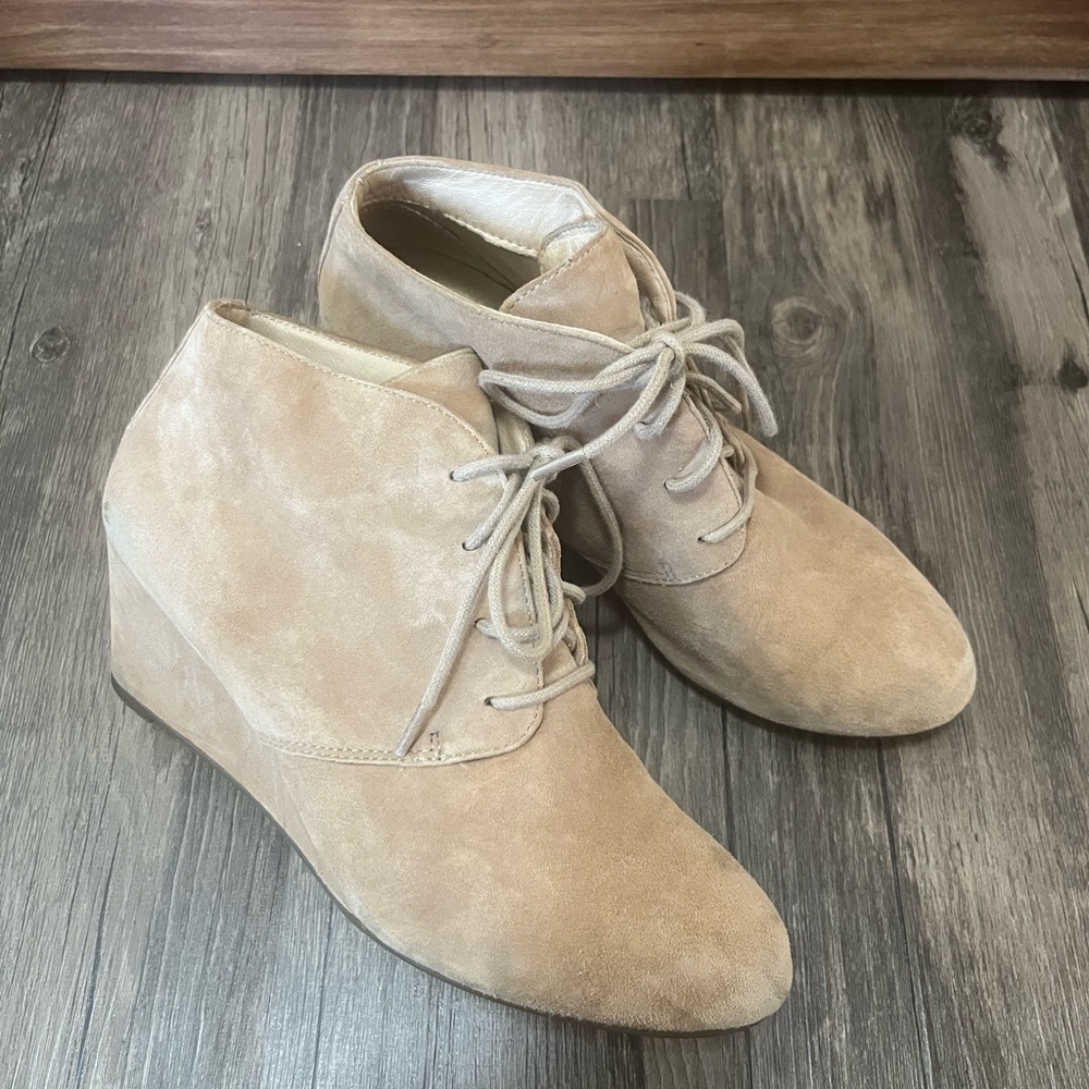 Vionic Tan Suede Wedge Booties Size 7
